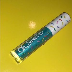 Wild berry frosting Mac oh sweetie lip colour